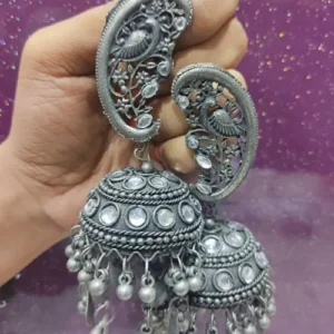 AKSHI EARRING