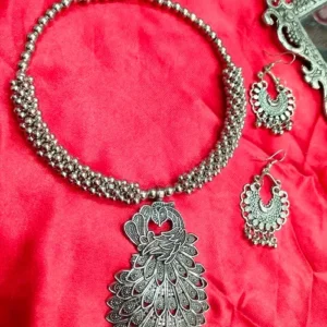 AVIVA NECKLACE