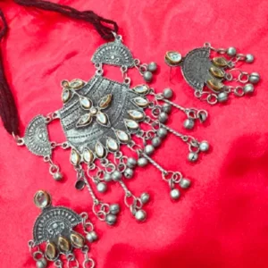 BHARTI NECKLACE