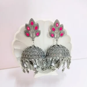 BICKY EARRING