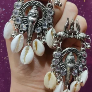 GANESH SHELL EARRING