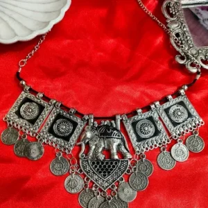 HRISHITA NECKLACE