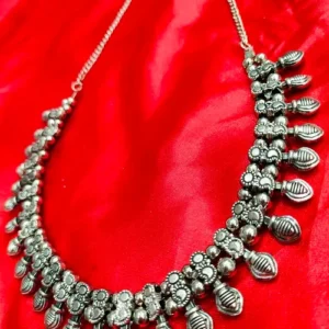 LUNA NECKLACE