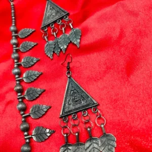 MINA NECKLACE