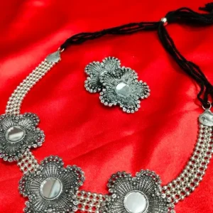 NAVYA NECKLACE