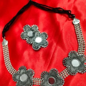 NAVYA NECKLACE