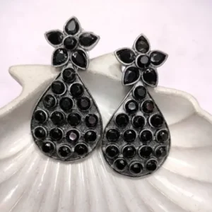 NIDA EARRING