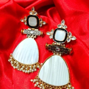 ROHA EARRING