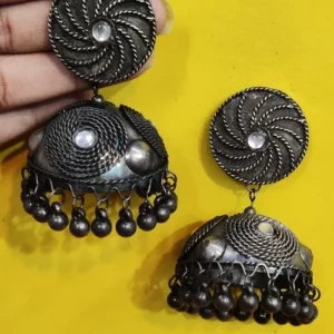 RUNABA EARRING