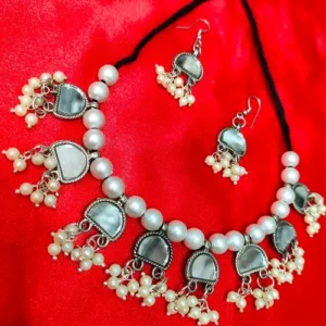 SAHER NECKLACE