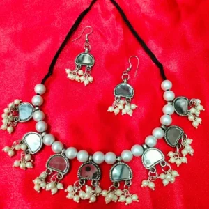 SAHER NECKLACE