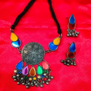 SALONI NECKLACE