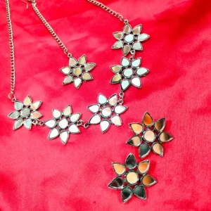 SIMRAN NECKLACE