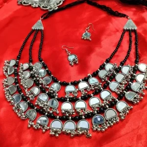 SONIYA NECKLACE