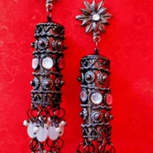 TOLLY EARRING