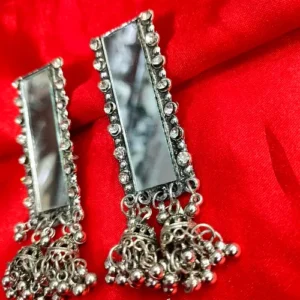 UJJWALLA EARRING