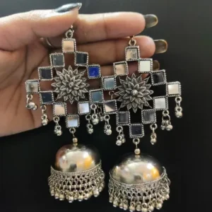 UPNEET EARRING