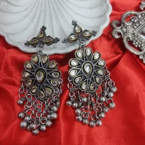 URMI EARRING